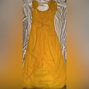 Elegant Yellow Evening Gown